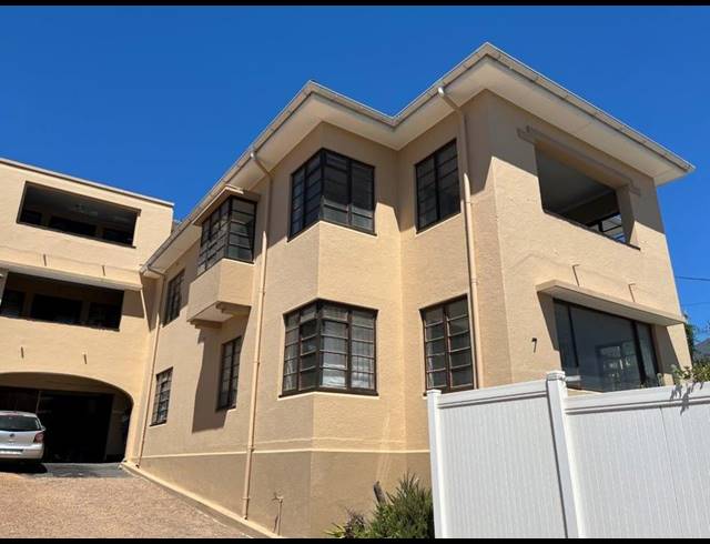 2 BEDROOM PROPERTY TO RENT IN FISH HOEK